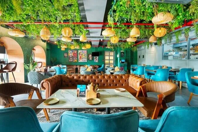 Cafe & Restaurants